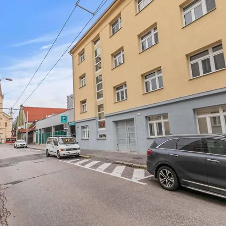 Wanderstay In The Heart Of Daire